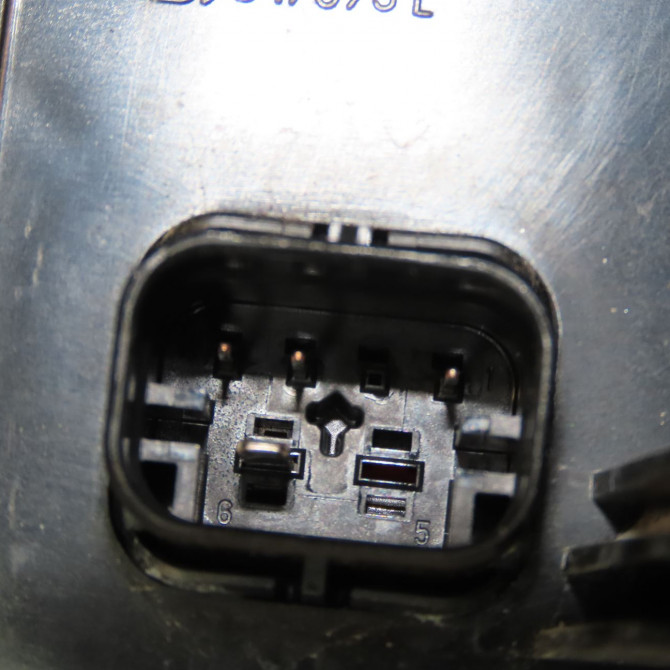 Feu arrière gauche occasion B.M.W. 63217450643 3