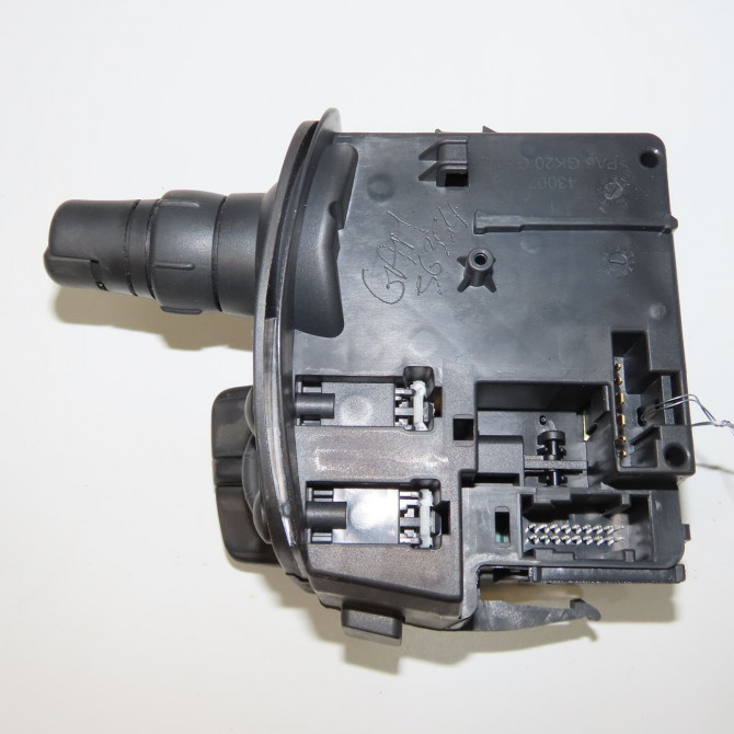 Commande essuie glace occasion RENAULT CLIO III Phase 2 03-2009->12-2014 1.5 DCI 85ch 8201590631 2