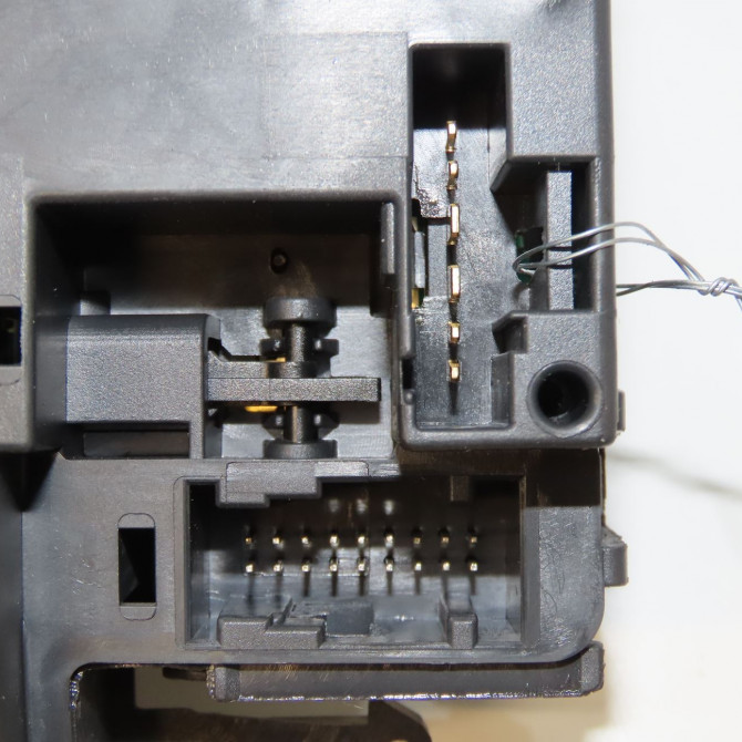 Commande essuie glace occasion RENAULT CLIO III Phase 2 03-2009->12-2014 1.5 DCI 85ch 8201590631 3