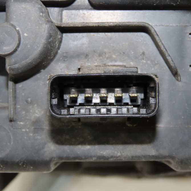 Phare droit occasion RENAULT CLIO III Phase 2 03-2009->12-2014 1.5 DCI 85ch 260103749R 3