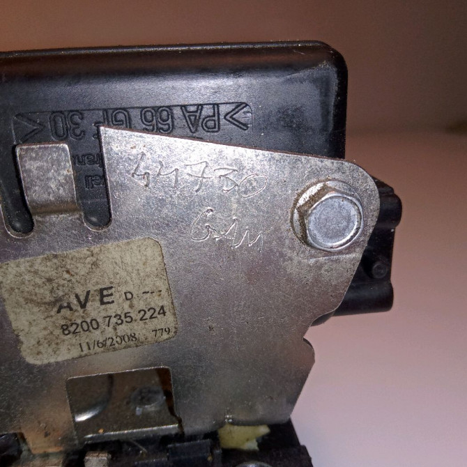 Serrure porte avd occasion DACIA SANDERO I Phase 1 06-2008->10-2012 1.4 MPI 75ch 8200735224 3