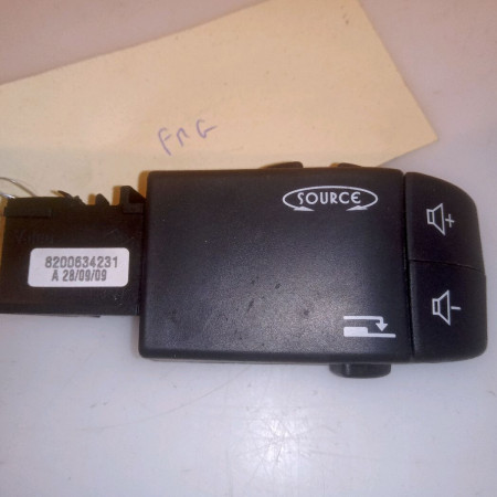 Commande autoradio occasion RENAULT CLIO CAMPUS II Phase 1 07-2006->07-2009 1.5 DCI 70ch