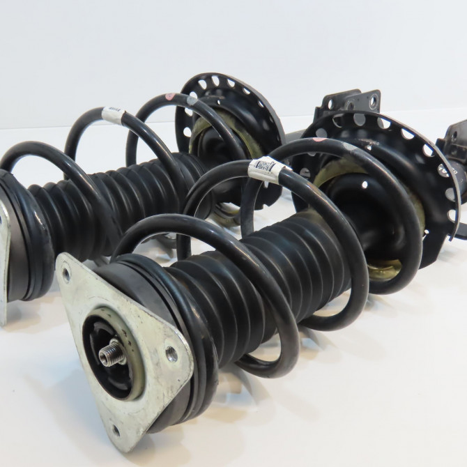 Amortisseur avant droit occasion RENAULT CLIO IV Phase 1 07-2012->... 1.5 DCI 90ch 543028420R 1