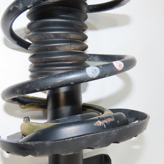 Amortisseur avant droit occasion RENAULT CLIO IV Phase 1 07-2012->... 1.5 DCI 90ch 543028420R 4