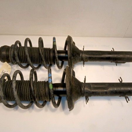 Amortisseur avant droit occasion VOLKSWAGEN GOLF IV GOLF IV Phase 1 1998-01-01->2005-06-30 1.6i 8v 100ch 1J0413031T