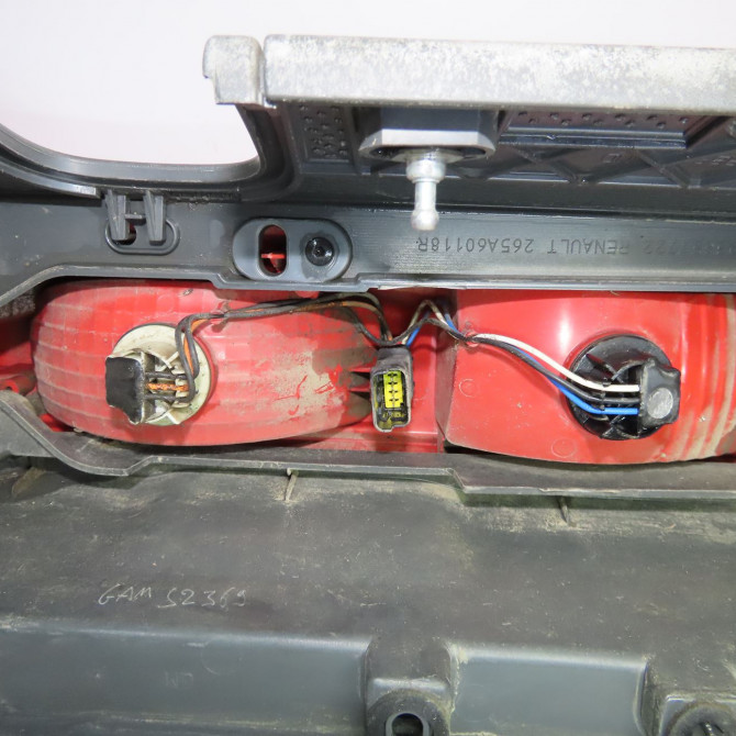 Feu arrière droit occasion NISSAN PRIMASTAR phase 1 08-2006->... 2.0 DCI 115ch 2655000Q0A 3