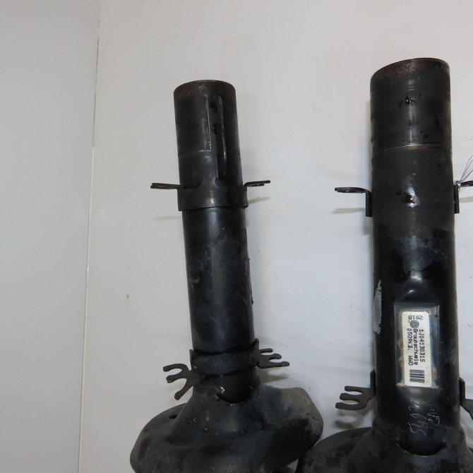 Amortisseur avant droit occasion VOLKSWAGEN GOLF IV GOLF IV Phase 1 1998-01-01->2005-06-30 1.6 16v 1J0413031T 2