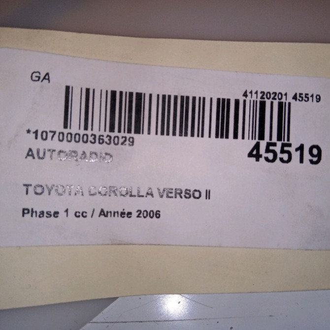 Autoradio occasion TOYOTA COROLLA VERSO II Phase 1 05-2004->06-2007 136 D-4D 861200F010 5