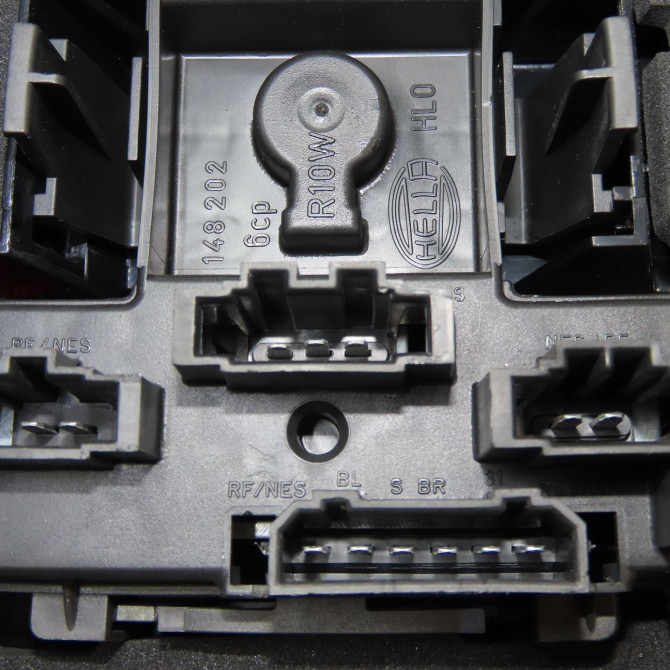 Feu arrière droit occasion VOLKSWAGEN GOLF IV GOLF IV Phase 1 1998-01-01->2005-06-30 1.6 16v 1J6945096R 4