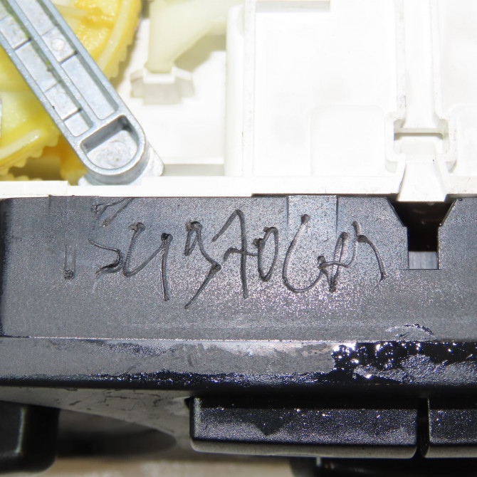 Commande de chauffage occasion VOLKSWAGEN GOLF IV GOLF IV Phase 1 1998-01-01->2005-06-30 1.6 16v 1J0820045F 4