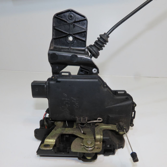 Serrure porte avg occasion VOLKSWAGEN GOLF IV GOLF IV Phase 1 1998-01-01->2005-06-30 1.6 16v 6X1837013H 3