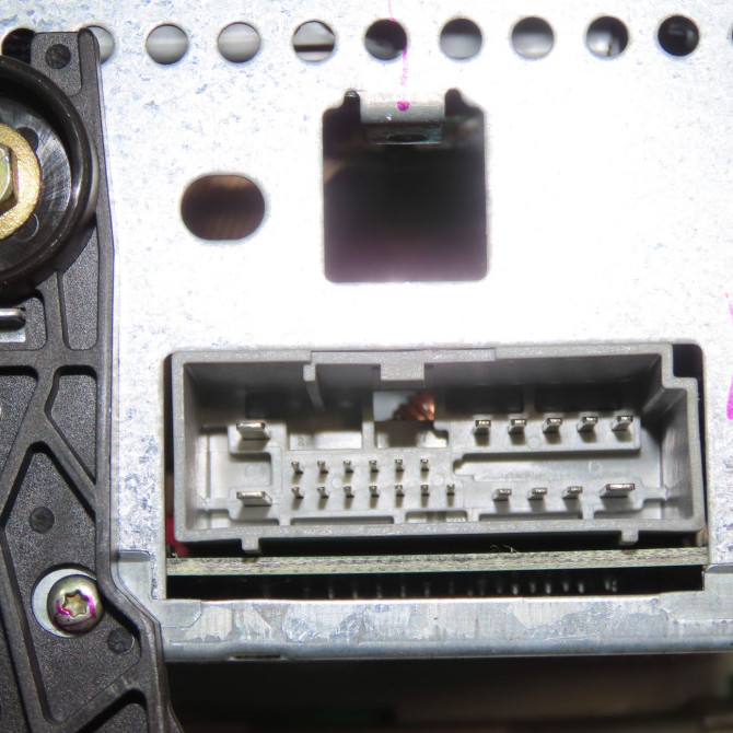 Autoradio occasion FORD FIESTA V Phase 1 09-2002->10-2005 1.6i 100ch 1361792 3