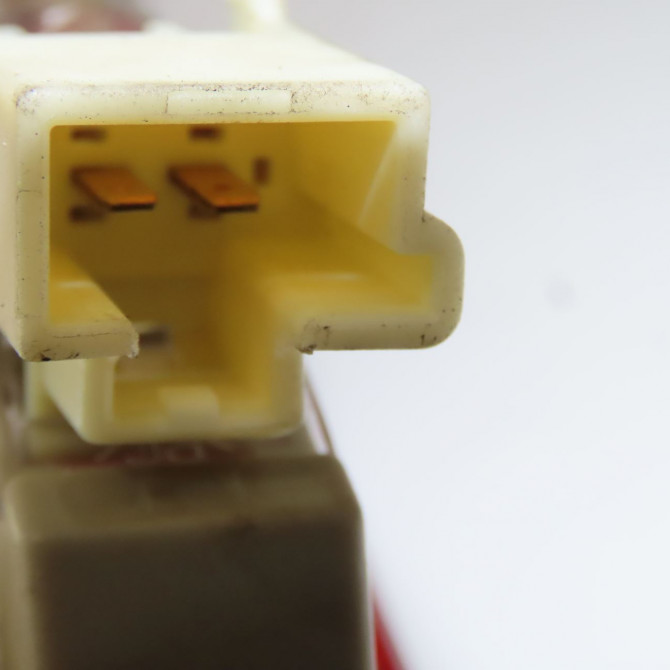 Feux stop supplementaire occasion FORD FIESTA V Phase 1 09-2002->10-2005 1.6i 100ch 1345495 3