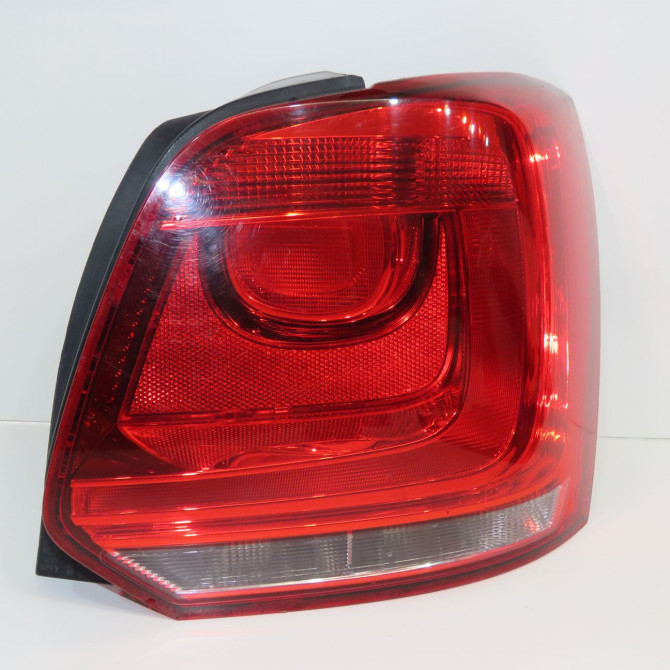 Feu arrière droit occasion VOLKSWAGEN POLO V POLO V Phase 1 2009-09-01->2014-05-31 1.2 60ch 6R0945096AH 1