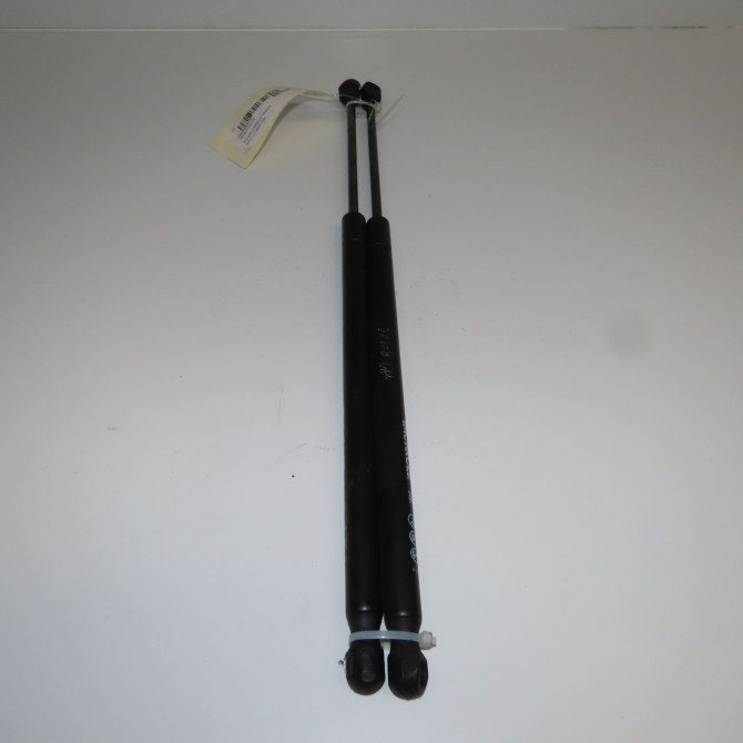 Verin droit hayon occasion TOYOTA COROLLA VERSO II Phase 1 05-2004->06-2007 115 D-4D 689500F012 1