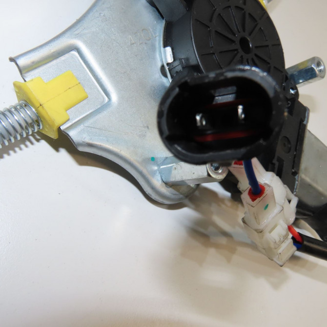 Mecanisme+moteur leve-glace avg occasion RENAULT CLIO II Phase 1 03-1998->06-2001 1.4i 8v 75ch 7700842247 3