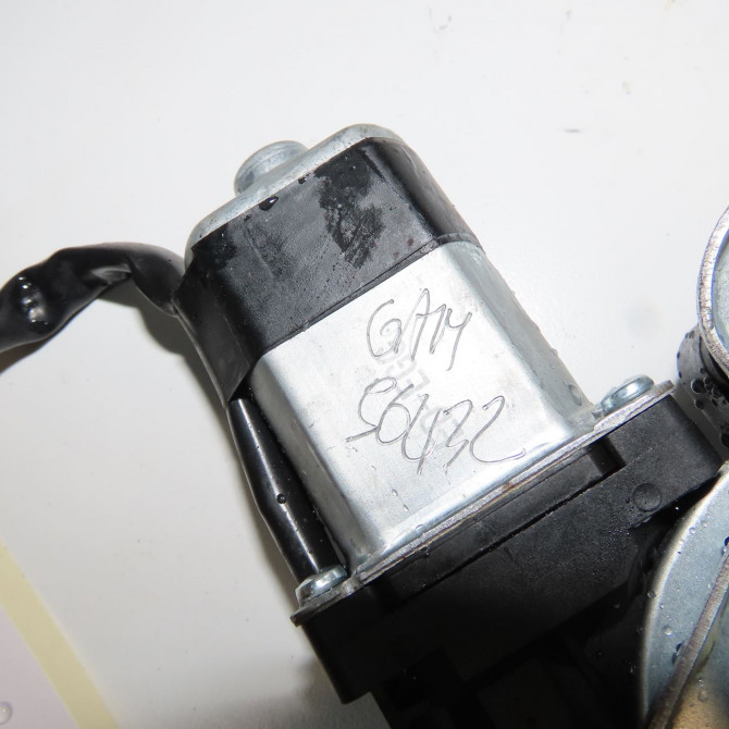 Mecanisme+moteur leve-glace avg occasion RENAULT CLIO II Phase 1 03-1998->06-2001 1.4i 8v 75ch 7700842247 4