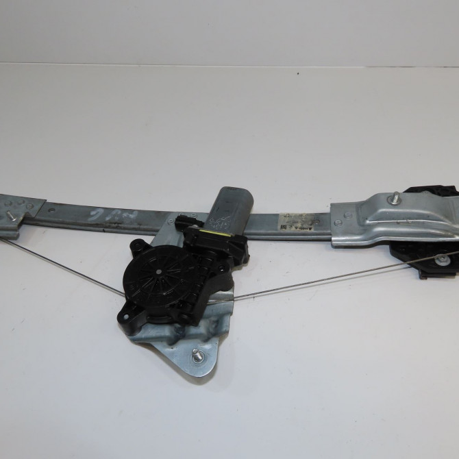 Mecanisme+moteur leve-glace avg occasion DACIA SANDERO II Phase 1 10-2012->... 0.9 TCE 90ch 807218735R 1