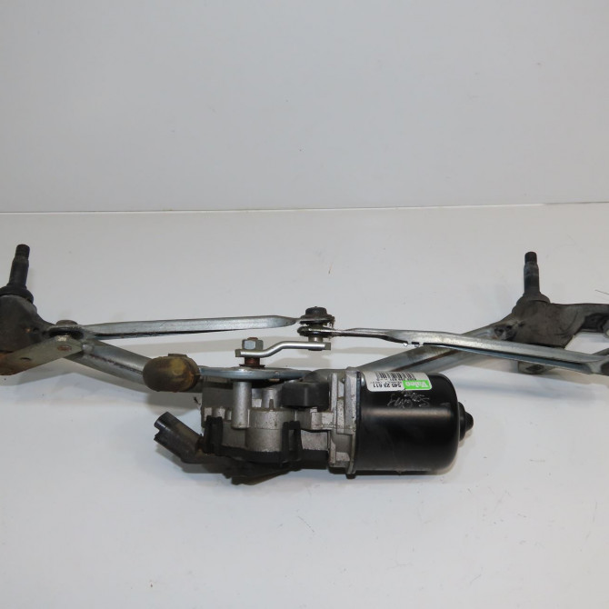 Moteur essuie-glace avant occasion RENAULT CLIO III Phase 2 03-2009->12-2014 7701061590 1