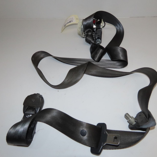 Ceinture avant gauche occasion RENAULT CLIO III Phase 2 03-2009->12-2014 8200838229 1
