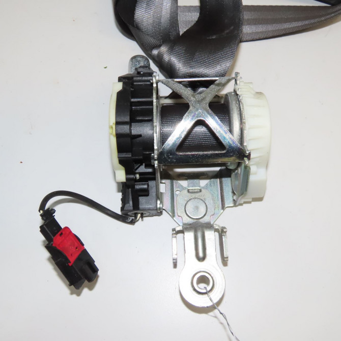 Ceinture avant gauche occasion RENAULT CLIO III Phase 2 03-2009->12-2014 8200838229 2