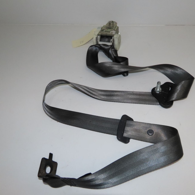 Ceinture arrière droite occasion RENAULT CLIO III Phase 2 03-2009->12-2014 8200683953 1