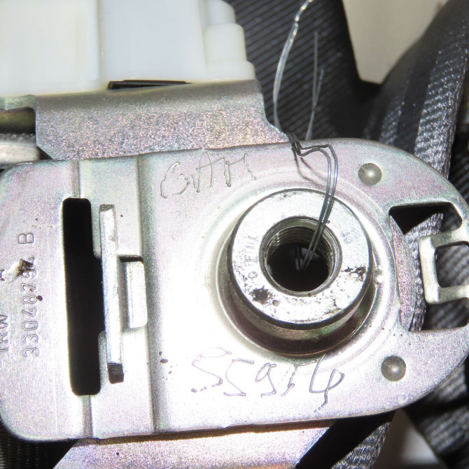 Ceinture arrière droite occasion RENAULT CLIO III Phase 2 03-2009->12-2014 8200683953 5