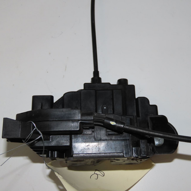 Serrure porte avg occasion  8200300123 2