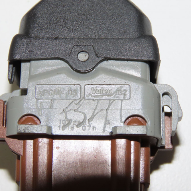 Commande lève-glace porte avant droite occasion  8200108266 4