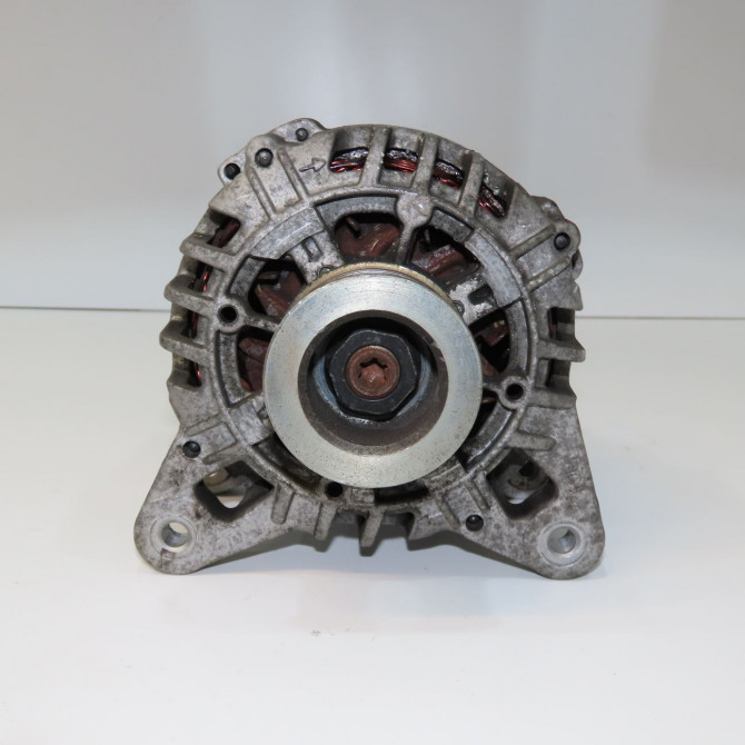 Alternateur occasion  8200718724 2