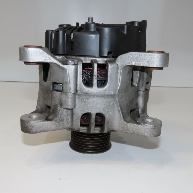 Alternateur occasion  8200718724 5