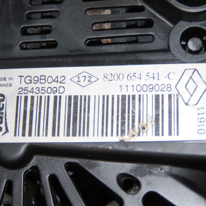 Alternateur occasion  8200718724 6