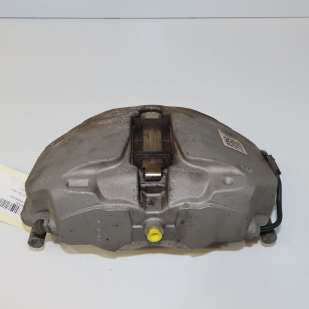 <span class="tt">Etrier de frein avant droit occasion  </span><span class="designation"> </span>