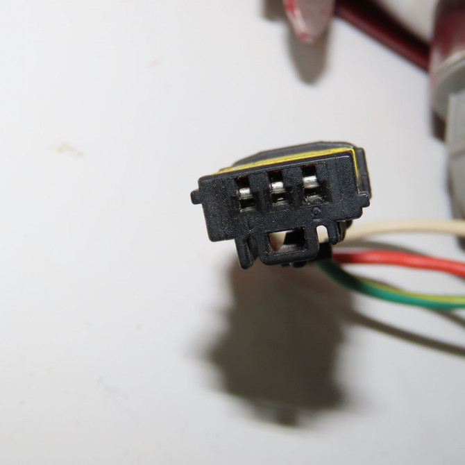 Feu arrière interieur gauche occasion PEUGEOT 607 Phase 1 11-1999->09-2004 3.0i V6 6350N2 3