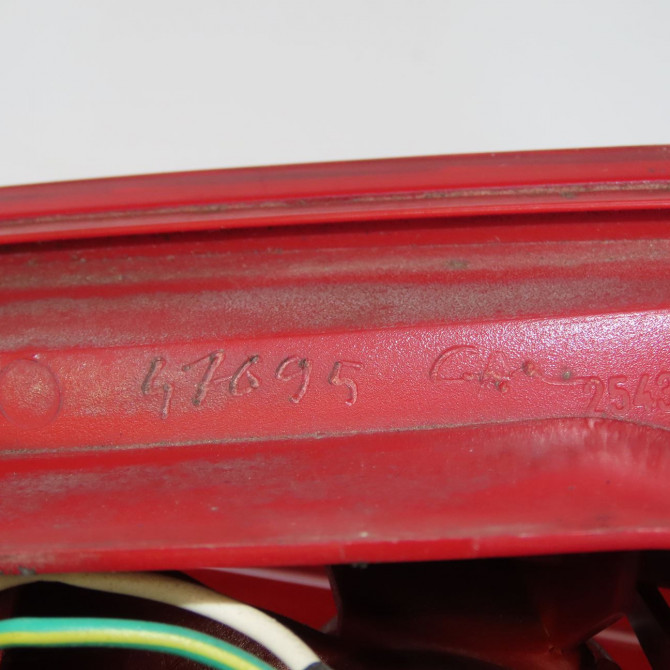 Feu arrière interieur gauche occasion PEUGEOT 607 Phase 1 11-1999->09-2004 3.0i V6 6350N2 4