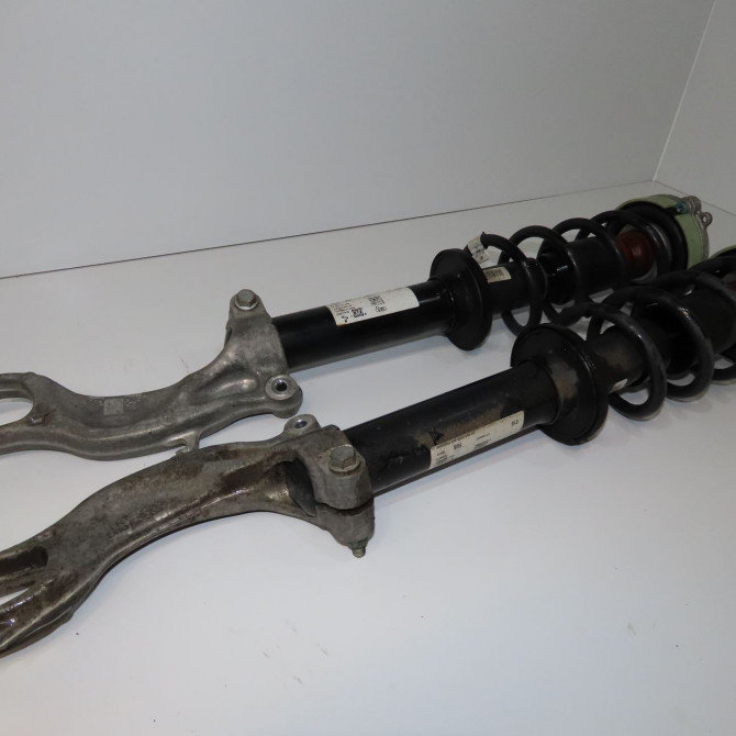 Amortisseur avant droit occasion  8W0413029M 1