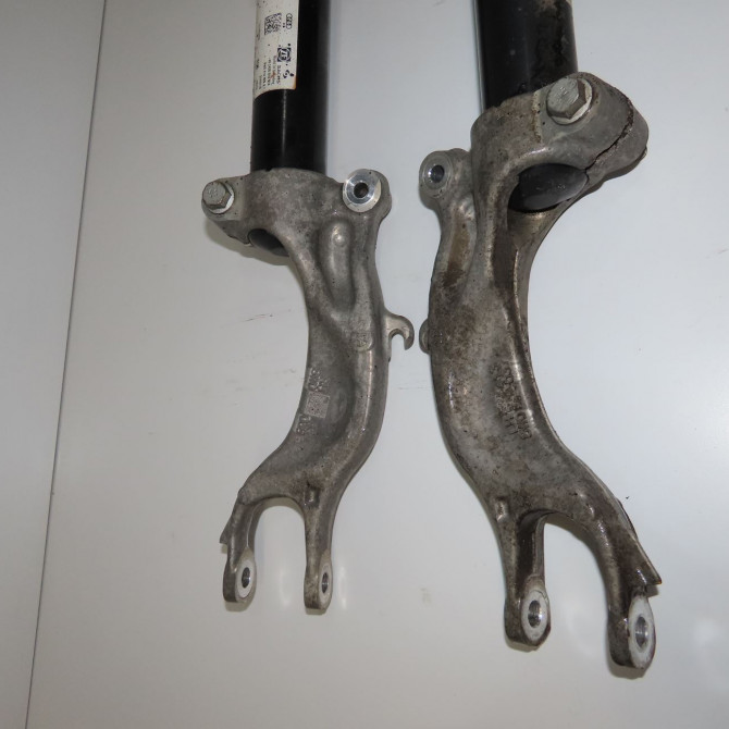 Amortisseur avant droit occasion  8W0413029M 2