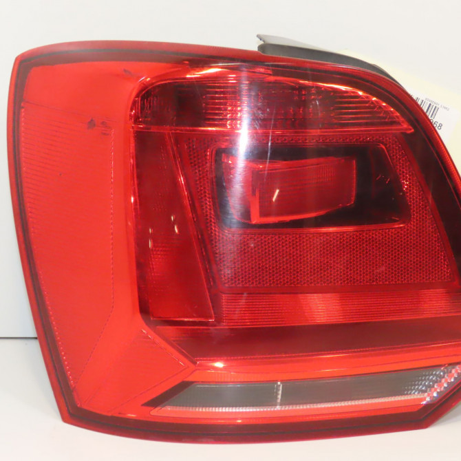 Feu arrière gauche occasion VOLKSWAGEN POLO V Phase 2 02-2014->... 1.2i 90ch 6C0945095K 1