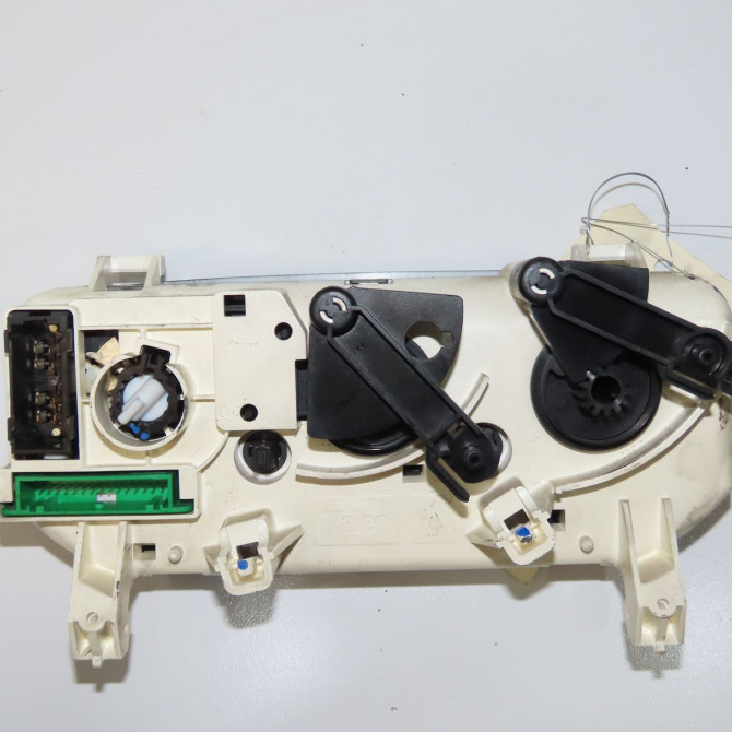 Commande de chauffage occasion RENAULT CLIO II Phase 1 03-1998->06-2001 1.6 7701051263 2