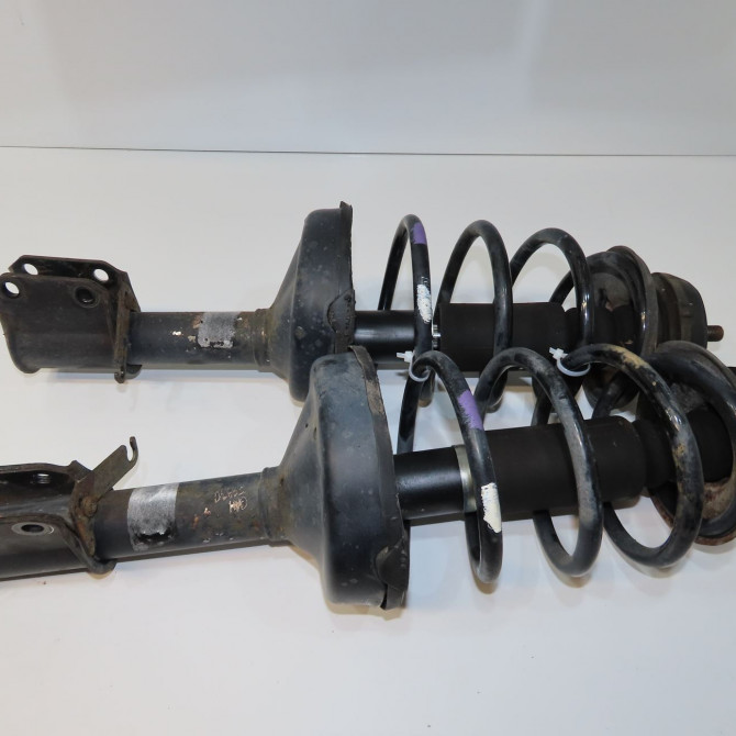 Amortisseur avant droit occasion RENAULT CLIO II Phase 1 03-1998->06-2001 1.6 8200662261 1