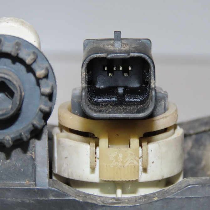 Phare antibrouillard avant droit occasion PEUGEOT 207 Phase 1 04-2006->06-2013 1.6 HDI 16v 90ch 9685425280 3