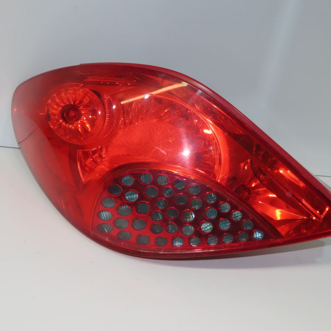 Feu arrière gauche occasion PEUGEOT 207 Phase 1 04-2006->06-2013 1.6 HDI 16v 90ch 6350Y7 1