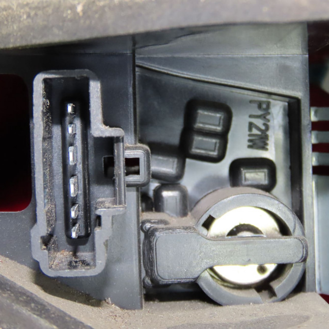 Feu arrière gauche occasion PEUGEOT 207 Phase 1 04-2006->06-2013 1.6 HDI 16v 90ch 6350Y7 3