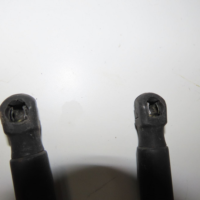 Verin droit hayon occasion VOLKSWAGEN TOURAN I Phase 2 11-2006->09-2010 1.9 TDI 105ch 1T0827550E 3