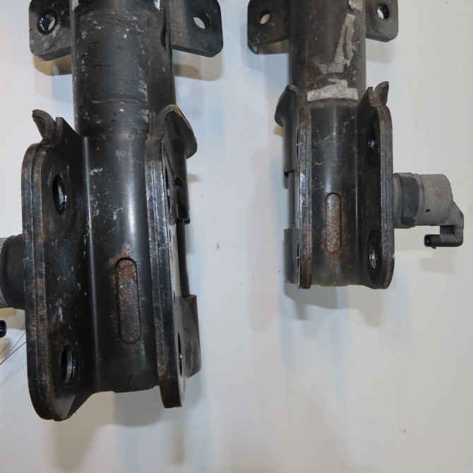 Amortisseur avant droit occasion DS DS7 9827150280 4