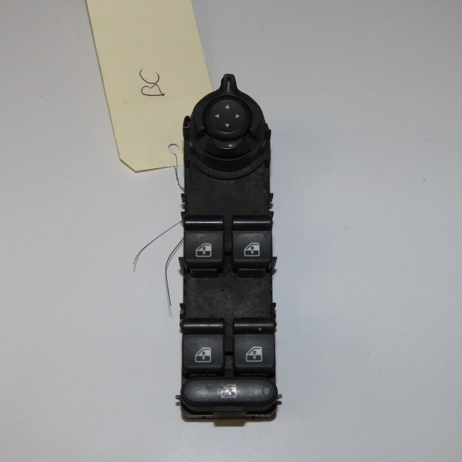 Commande lève-glace porte avant gauche occasion ALFA ROMEO 159 Phase 1 09-2005->05-2013 1.9 JTDm 150ch 71744256 1