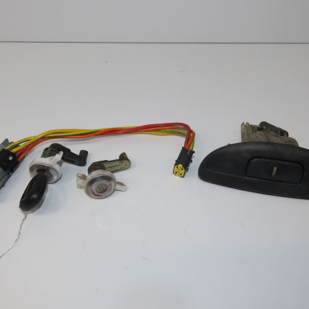 Kit serrures + antivol occasion RENAULT SCENIC I Phase 1 09-1996->08-1999 1.9 DTI 100ch 7701470483