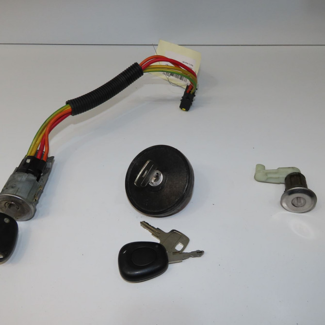 Kit serrures + antivol occasion RENAULT SCENIC I Phase 2 08-1999->06-2003 1.6i 107ch 7701470483 1