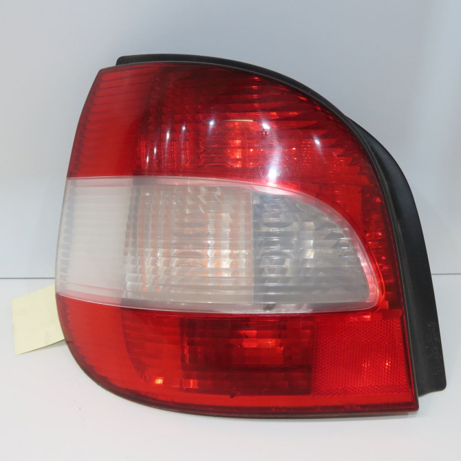 Feu arrière gauche occasion RENAULT SCENIC I Phase 2 08-1999->06-2003 1.6i 107ch 7700428054 1