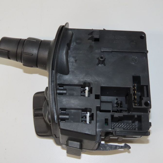 Commande essuie glace occasion RENAULT CLIO III Phase 2 03-2009->12-2014 1.5 DCI 85ch 8201590631 2